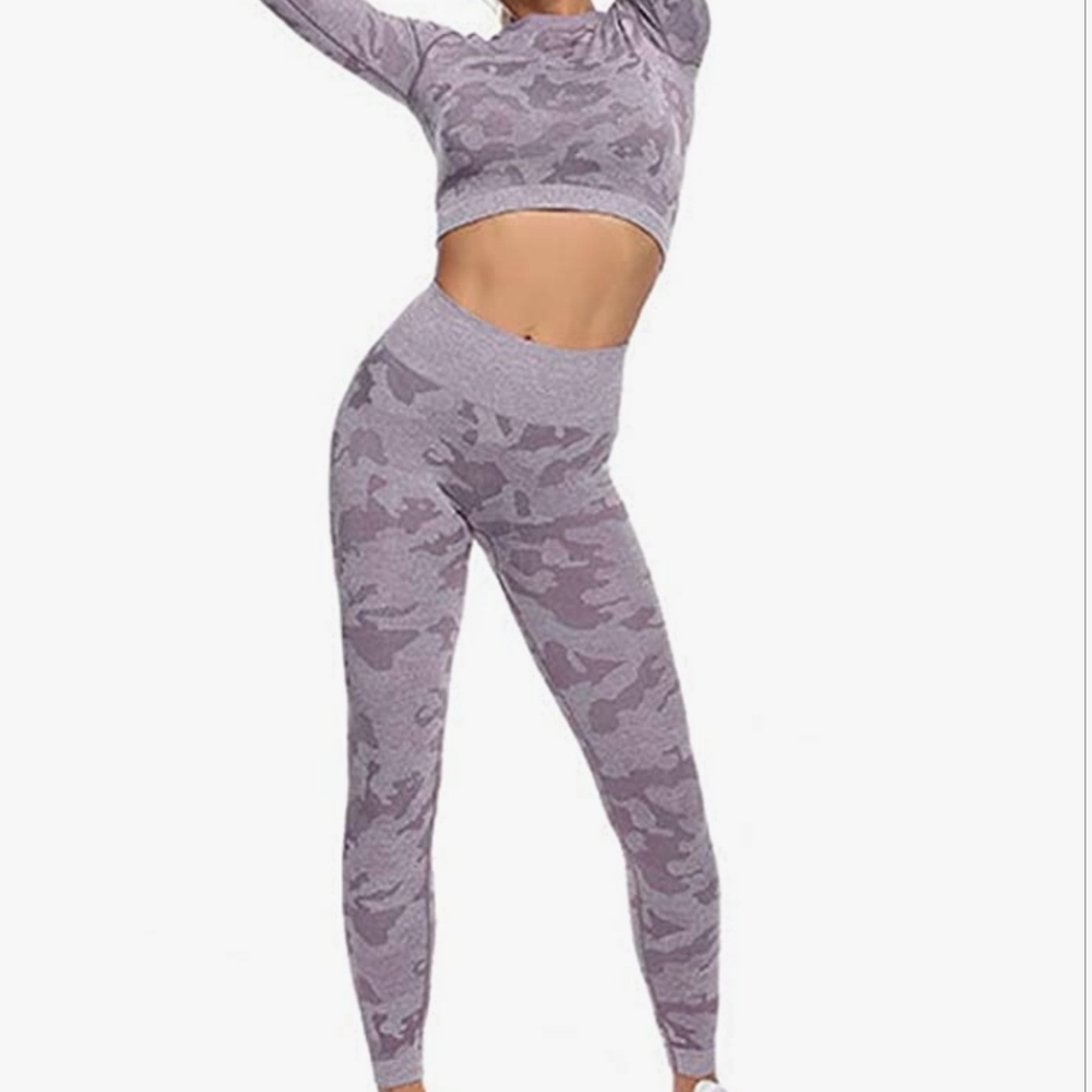 NWOT Two Piece Women's Workout Set